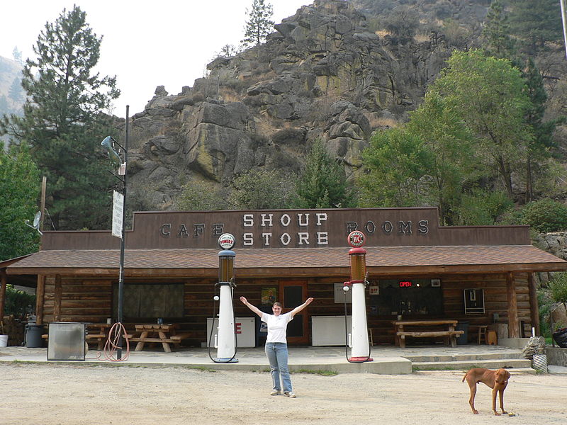 File:Shoup Store - Shoup, Idaho.jpg