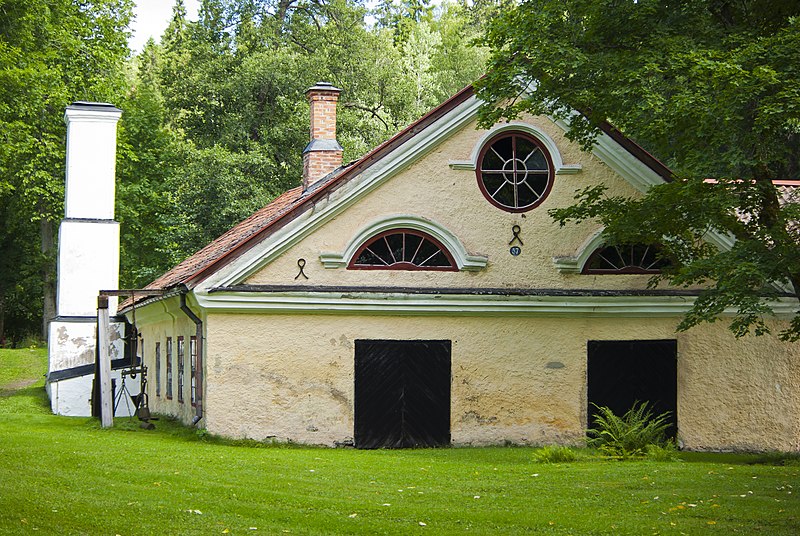 File:Smedja vid Engelsbergs bruk.jpg