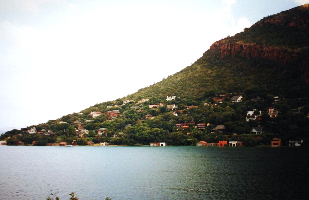 South Africa - Gauteng - Hartbeespoort Dam.JPG