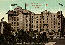 The St. Anthony Hotel, 1913. Original 1909 wing right, 1910 addition left St. Anthony Hotel, San Antonio, Texas.jpg