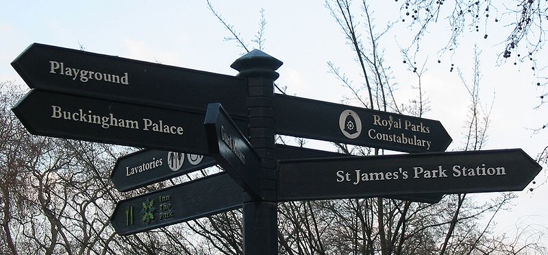 File:St. James's Park fingerpost.jpg