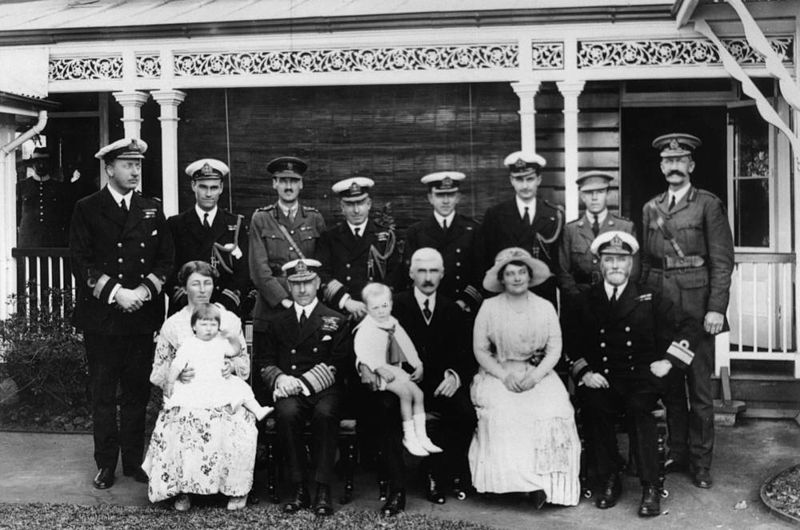 File:StateLibQld 2 202963 Lord and Lady Jelicoe with the Goold Adams family and staff, Brisbane, 1915.jpg