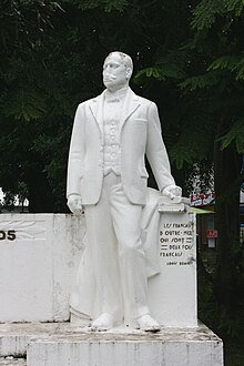 Statue-Louis-Brunet.JPG