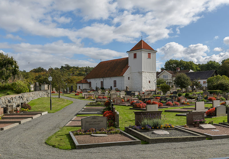 File:Styrsö kyrka September 2012 03.jpg