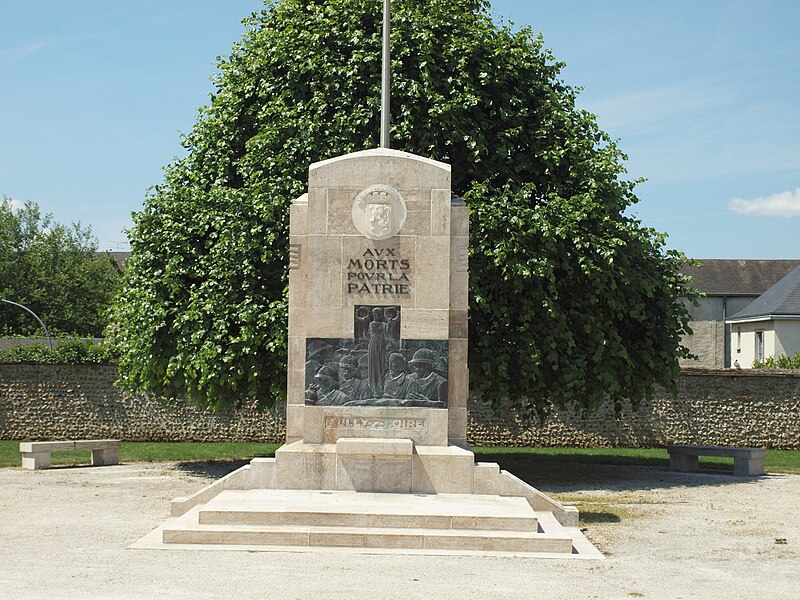 File:Sully-sur-Loire-FR-45-monument aux morts-a2.jpg