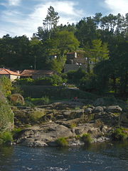 Vista de Agrón, Ames dende Ponte Maceira