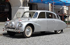 Tatra 87 front (Foto Hilarmont).JPG