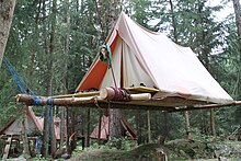 Suspended tent platform Tente suspendue 2.jpg