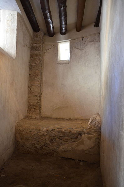 File:The Lupanar of Pompeii, a roughly carved stone bed in one the rooms, Pompeii (21093677365).jpg