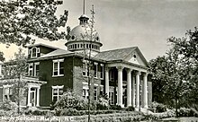 The original Murphy High School was built in 1925. The old high school in Murphy, North Carolina.jpg