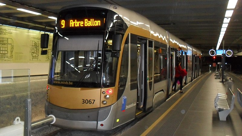 File:Tram9 Brussels Simonis 3.jpg