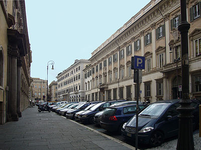 Palazzo Chigi-Odescalchi vid Piazza Santi Apostoli i Rione Trevi.