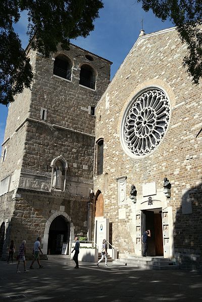 File:Trieste - Cattedrale di San Giusto 01.jpg