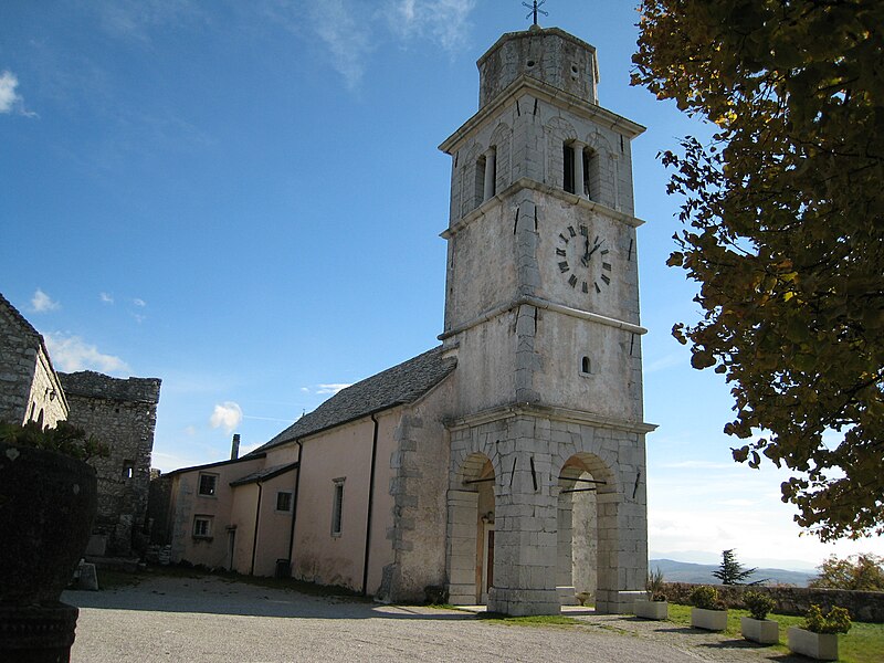 File:Trieste Monrupino-chiesetta 003.jpg