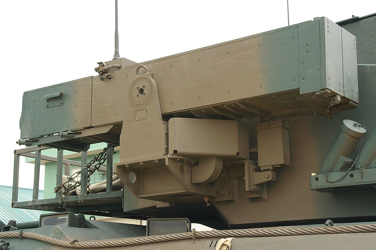 1280px-Type79_H-MAT_on_Type89FV.JPG