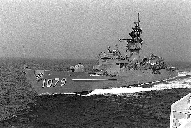 File:USS Bowen (FF-1079).jpg