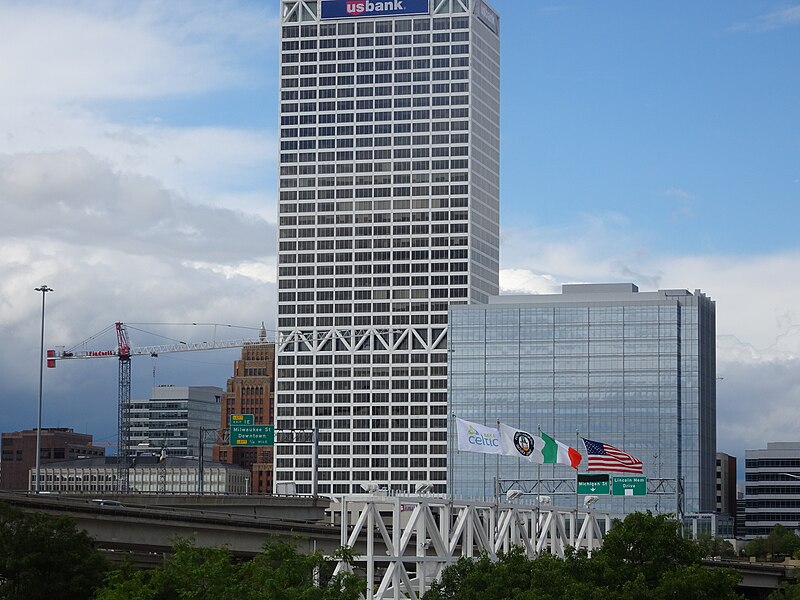 File:US Bank & 833 East Michigan Buildings - panoramio - Corey Coyle.jpg