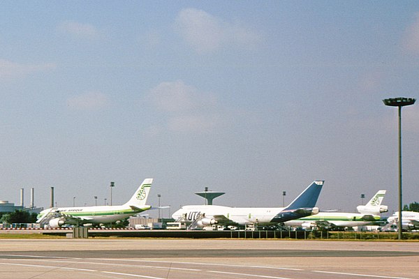 A UTA Boeing 747 next to Air Afrique planes at Paris-Charles de Gaulle in 1991.