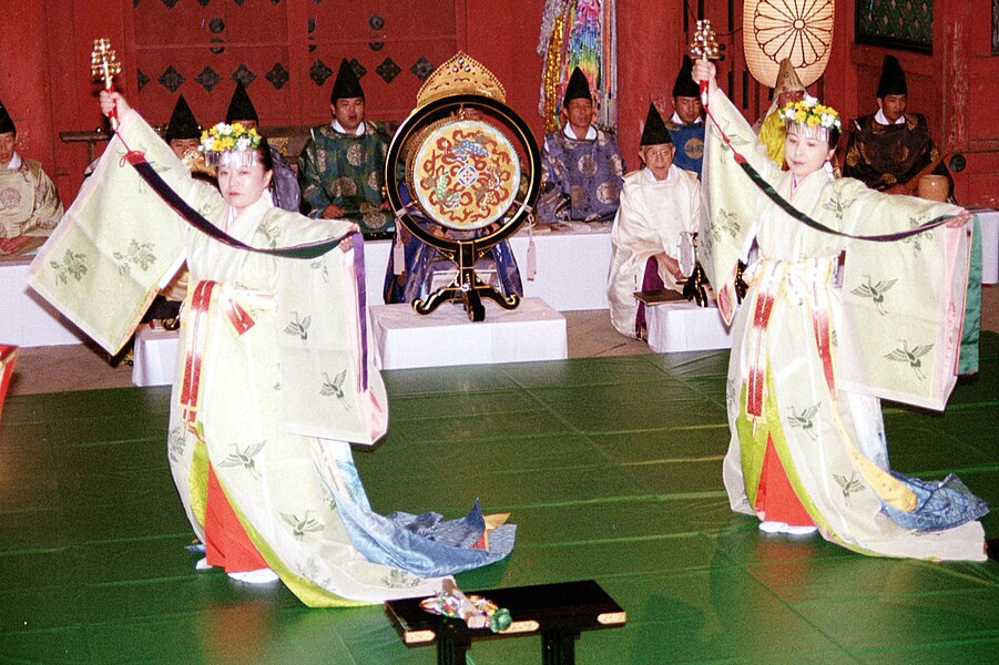 Two miko perform with kagura suzu