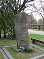 Vaino Linna's grave.jpg