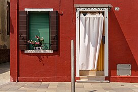 Via vigna House entrance in Burano, detail.jpg