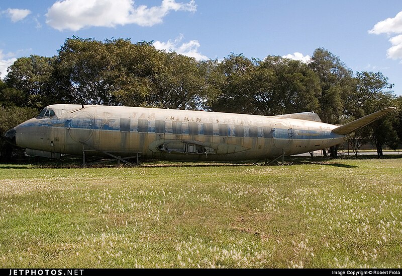 File:Vickers Viscount fuselage derelict (5697653503).jpg