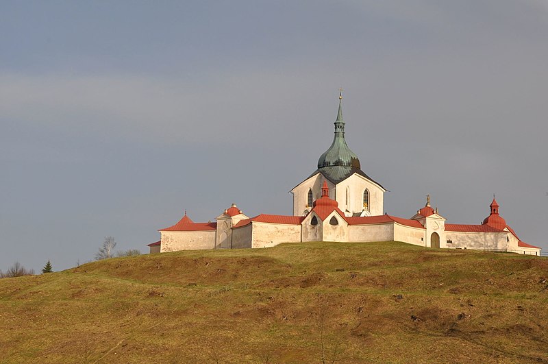 File:Wallfahrtskirche Zelená Hora (1722) (40722597754).jpg