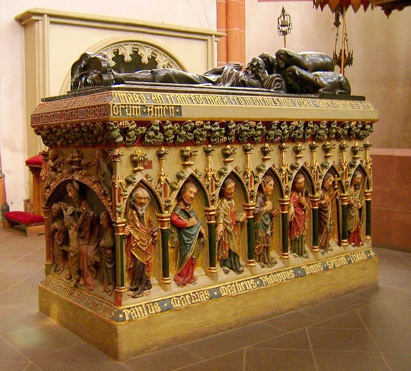 Gravmæle for Wendelin med apostelfigurer på siden (ca 1400), i basilikaen St Wendelinus i St. Wendel i Saarland; selve graven befinner seg bak høyalteret