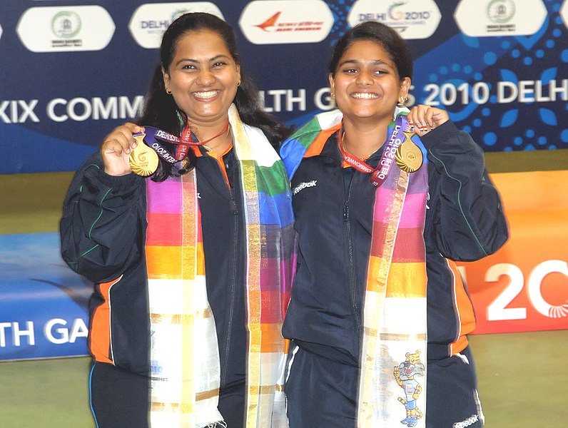 Archivo:XIX Commonwealth Games-2010 Delhi Anisa Sayed and Sarnobat of India won the gold medal in 25M Pistol Women (Pair) event, at Karnail Singh Shooting Range, in New Delhi on October 05, 2010.jpg