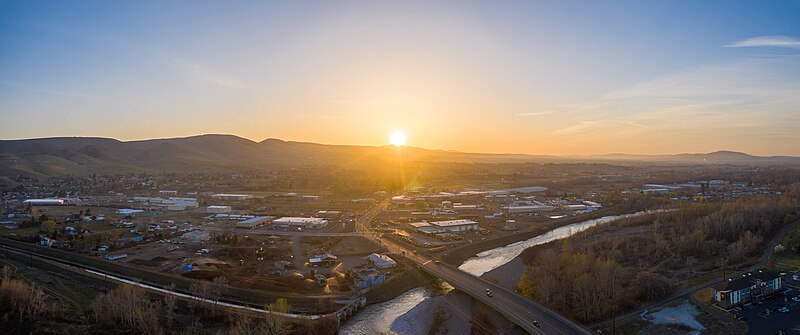 File:Yakima Washington - Looking East.jpg