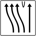 Zeichen 501–51 Überleitungstafel – ohne Gegenverkehr – vierstreifig, davon die drei linken Fahrstreifen nach links übergeleitet und rechter Fahrstreifen geradeaus