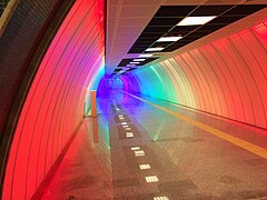 Включи крутую станцию. Istanbul Metro Stations. Красивые станции стамбульского метро. Красивые станции метро Стамбула. Самые красивые станции метро в Стамбуле.