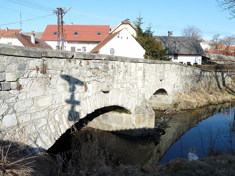 File:Žichovice - Dolní most 01.jpg