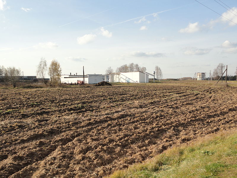 File:Ферма близ Стёхово.JPG