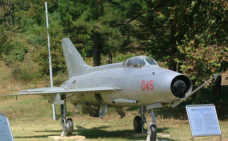 File:045 a Shenyang J-7 of the Chinese Air Force (3223302590).jpg