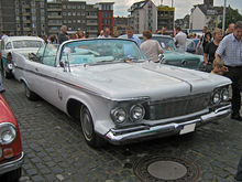 1961 Imperial Crown convertible with view of free-standing headlights 1961 Imperial Crown Cabrio Front.jpg