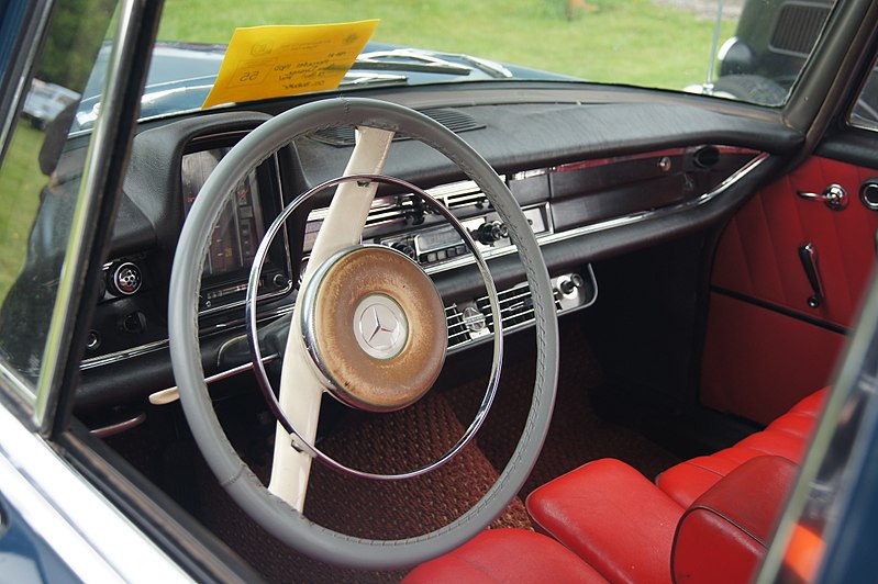 File:1965 Mercedes Benz 190D (17484871313).jpg