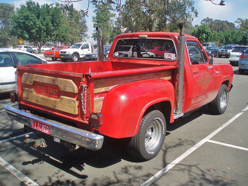 File:1979 Dodge Adventurer 150 "Li'l Red Express Truck" pick up (5279643360).jpg