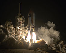 Launch of the first servicing mission 1993 sts61 liftoff.jpg