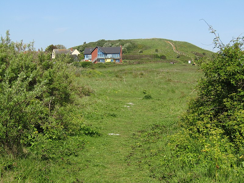 File:2018-05-24 Across the countryside towards Beeston hill, Beeston Regis.JPG