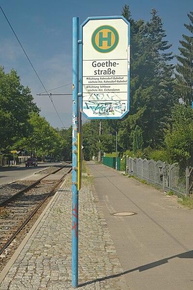 File:2018-08-08 DE-BB Woltersdorf, Berliner Straße, Hst. Goethestraße (49826886592).jpg