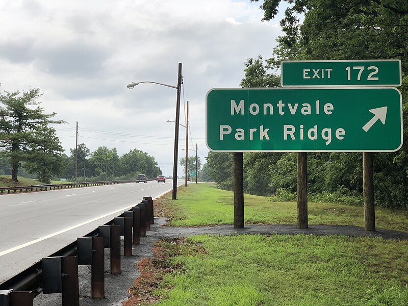 File:2020-07-11 18 52 14 View north along New Jersey State Route 444 (Garden State Parkway) at Exit 172 (Montvale, Park Ridge) in Montvale, Bergen County, New Jersey.jpg