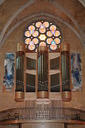 The rose window, Kern organ and screens in hommage to Cézanne at the east end of the nave