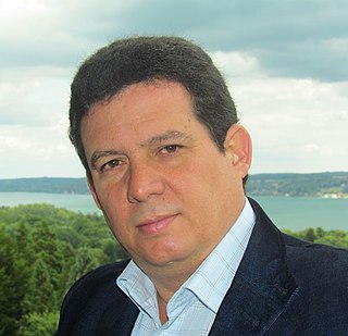 <span class="mw-page-title-main">Amir Valle</span> Cuban journalist and writer