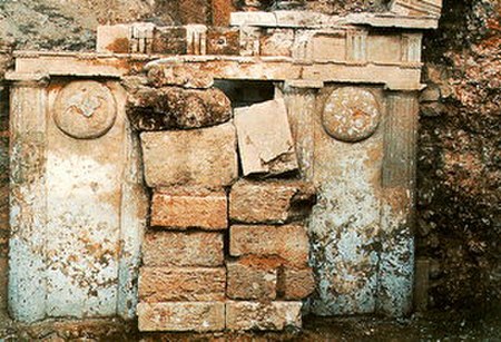 Ancient macedonian grave ptolemaida greece 1.jpg