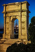 Arco di Traiano - Ancona 53.jpg