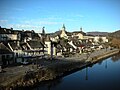 Le quai Lestourgie sur la Dordogne (vue d'ensemble).