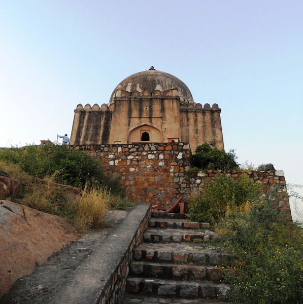 File:Azim khan's tomb.jpg