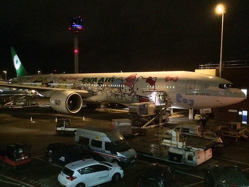 File:B-16703 Boeing 773 EVA AIR In Hello Kitty Colours (12256857425).jpg