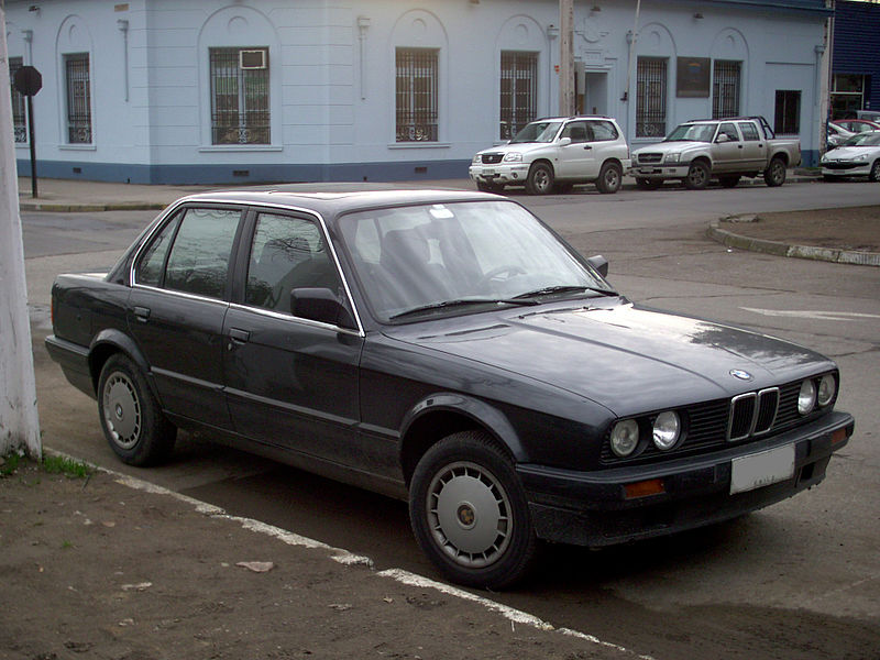 File:BMW 316i 1990 (16813216346).jpg